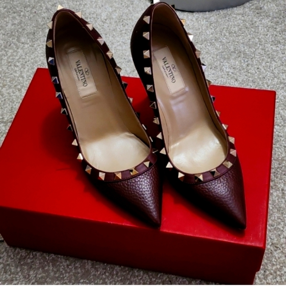Valentino Garavani Rockstud Heels- Purple